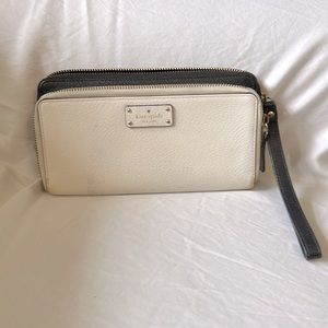 Kate spade wristlet wallet